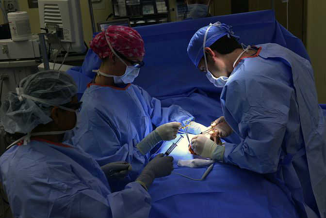 surgery-688378__480adj